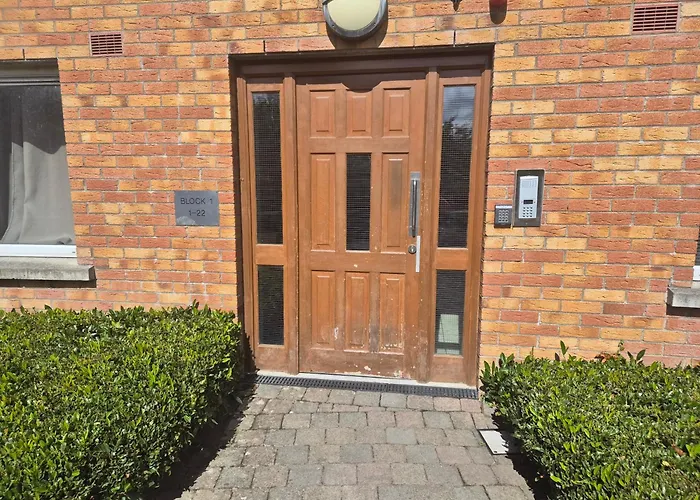 Comfortable Beside Luas Line 1 *