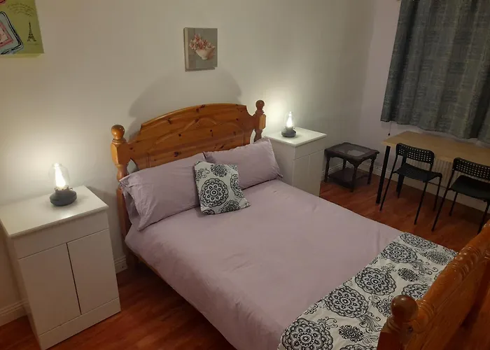 Kwatera prywatna Comfortable Beside Luas Line 1 *